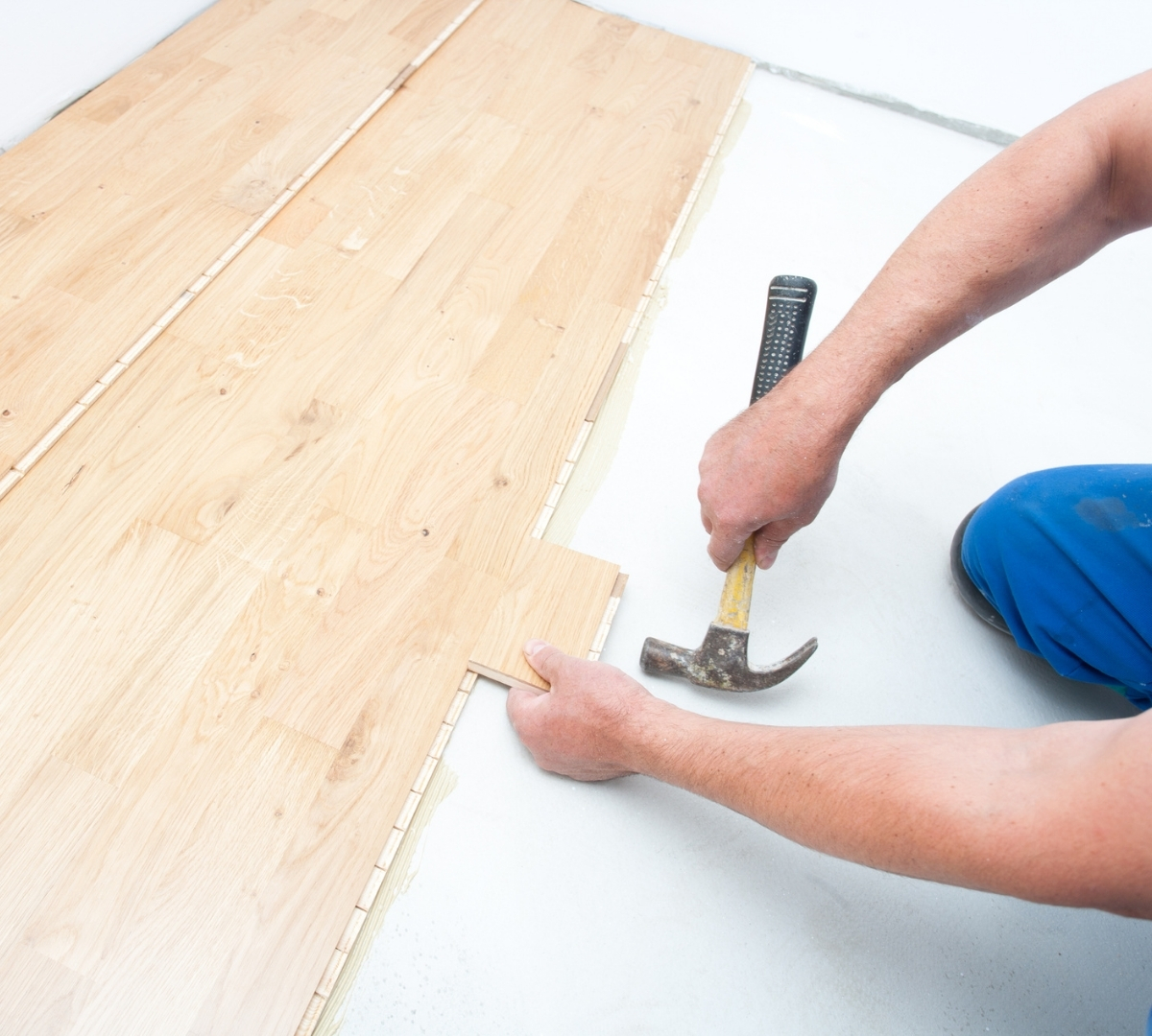 Parkettverlegung durch erfahrenen Bodenleger in der Schweiz